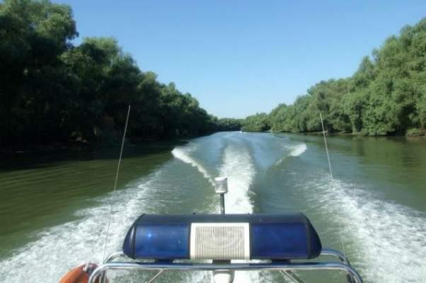 Controale ale Politiei Romane in Delta Dunarii. 